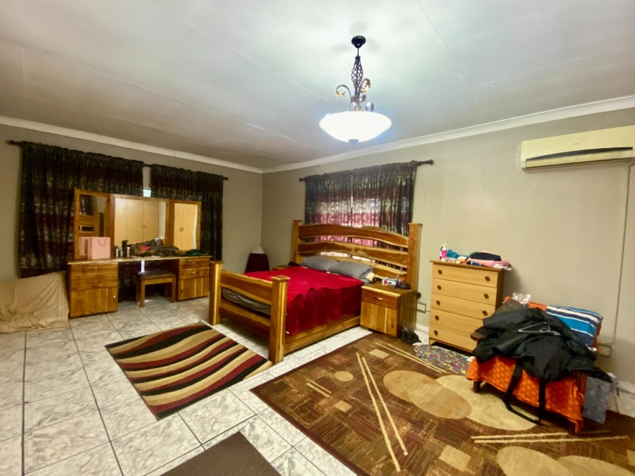 10 Bedroom Property for Sale in Magaliesmoot AH Gauteng