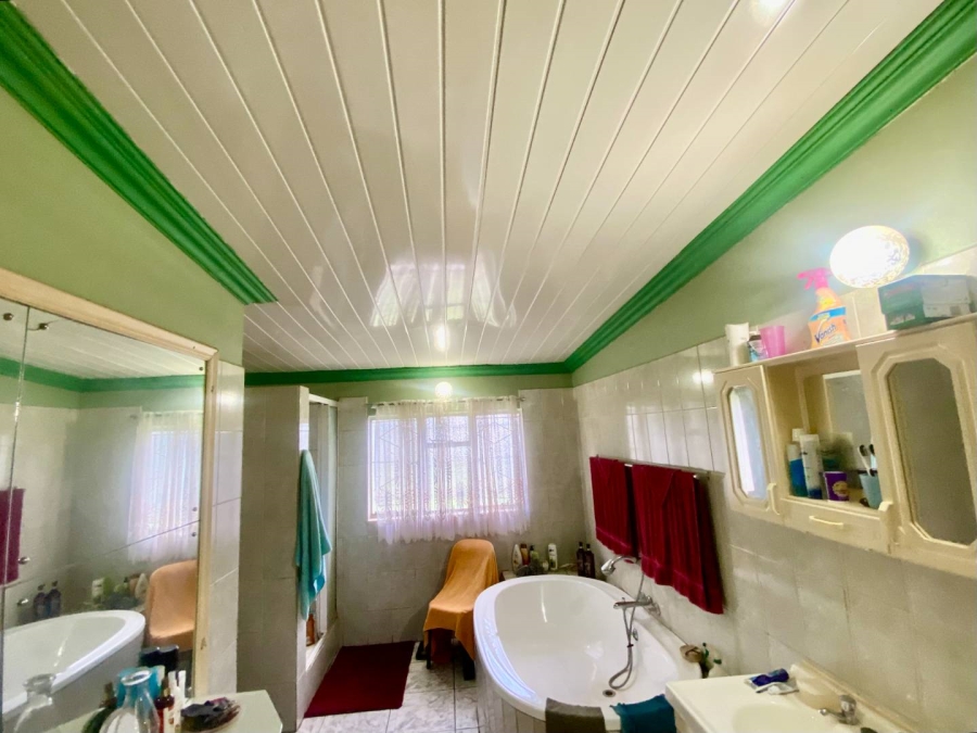 10 Bedroom Property for Sale in Magaliesmoot AH Gauteng