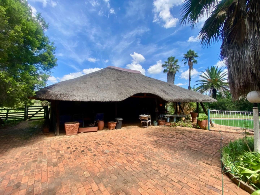 10 Bedroom Property for Sale in Magaliesmoot AH Gauteng