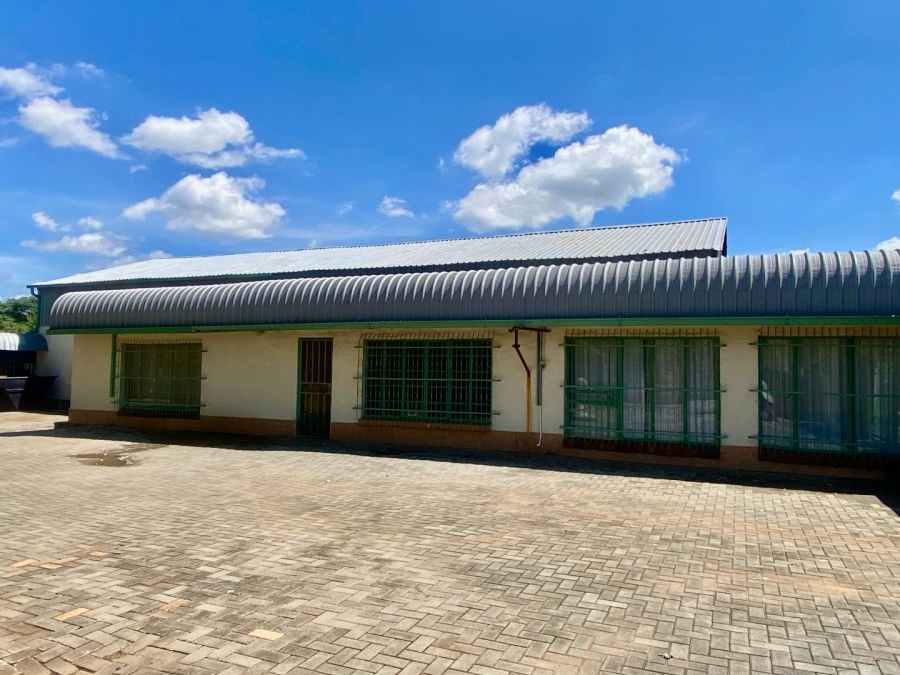 10 Bedroom Property for Sale in Magaliesmoot AH Gauteng