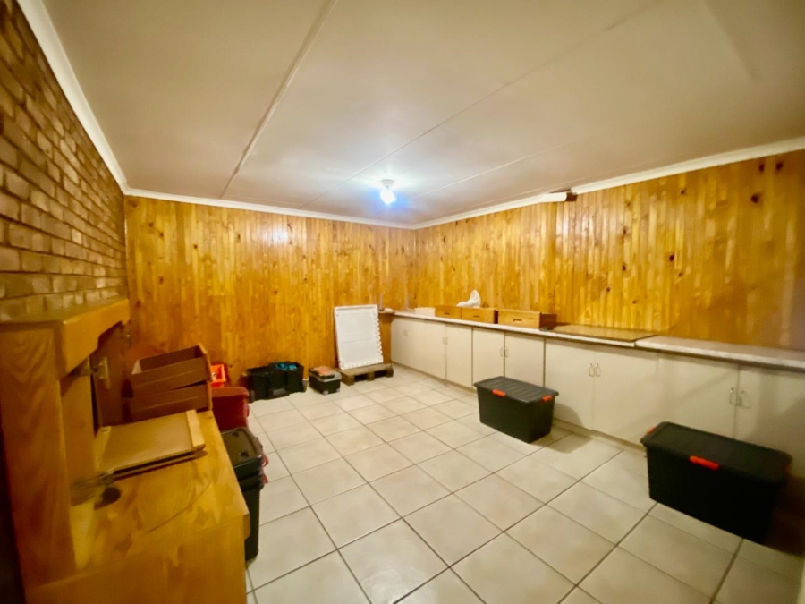 10 Bedroom Property for Sale in Magaliesmoot AH Gauteng