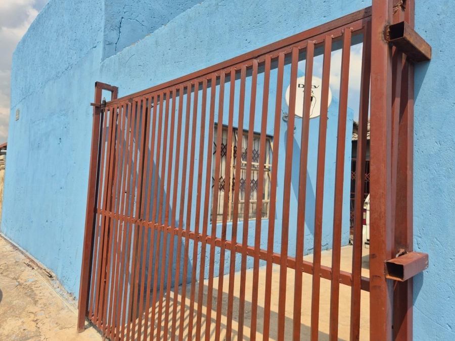 2 Bedroom Property for Sale in Clayville Gauteng