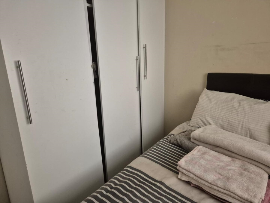 2 Bedroom Property for Sale in Clayville Gauteng