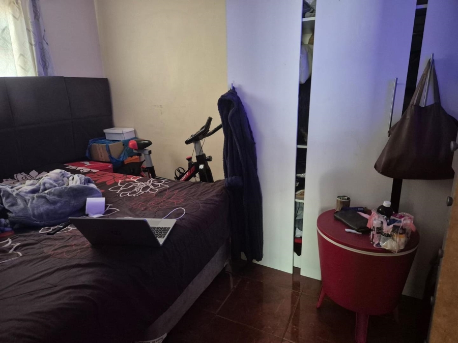 2 Bedroom Property for Sale in Clayville Gauteng