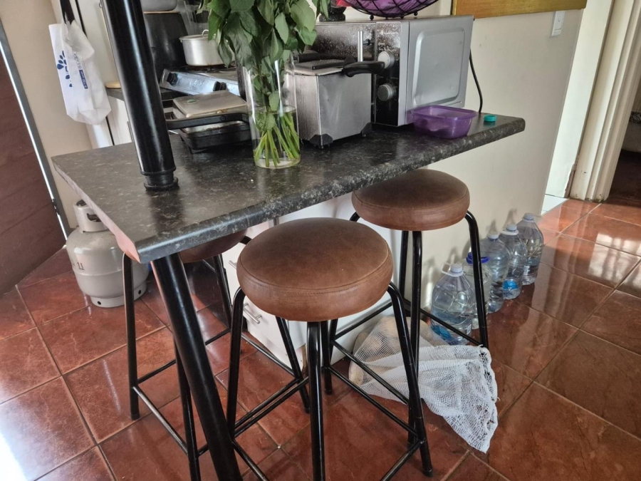 2 Bedroom Property for Sale in Clayville Gauteng