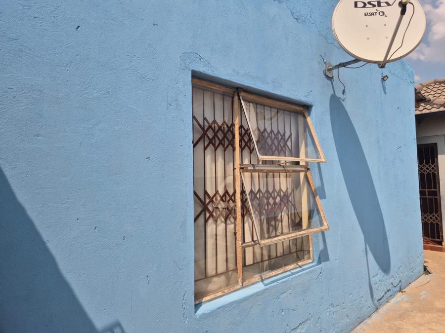 2 Bedroom Property for Sale in Clayville Gauteng