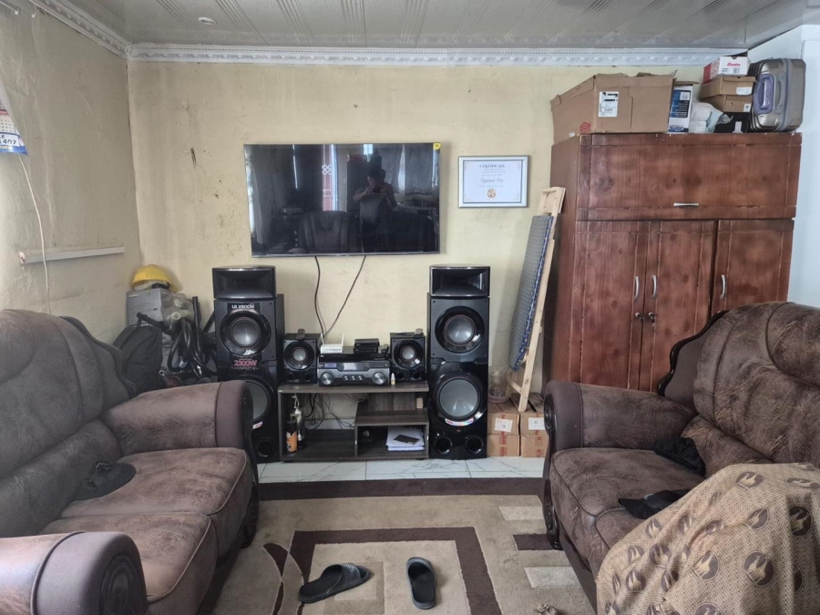 2 Bedroom Property for Sale in Clayville Gauteng