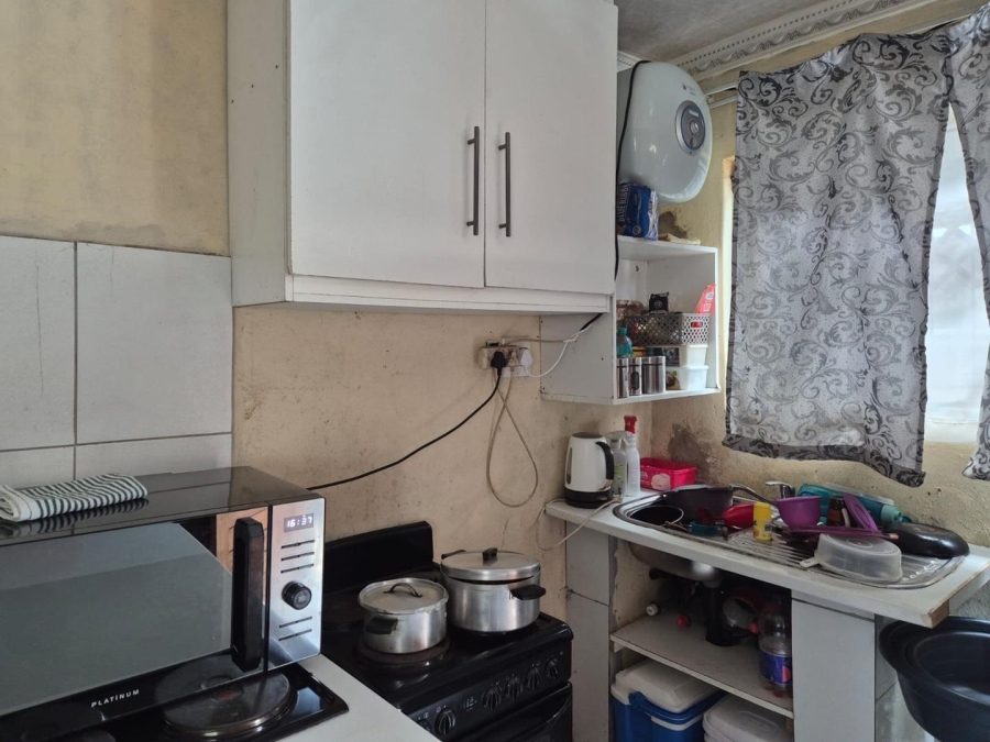 2 Bedroom Property for Sale in Clayville Gauteng