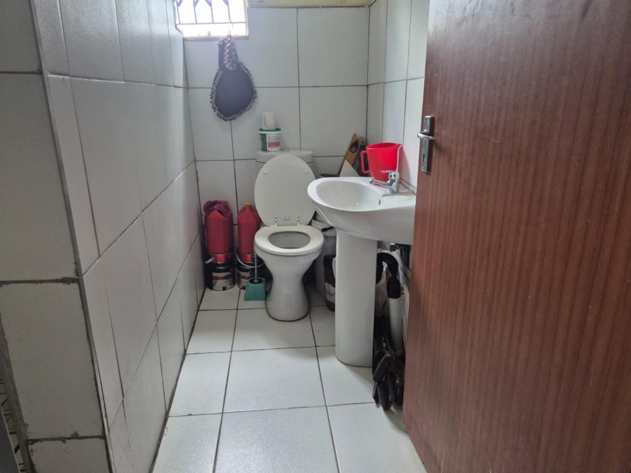 2 Bedroom Property for Sale in Clayville Gauteng