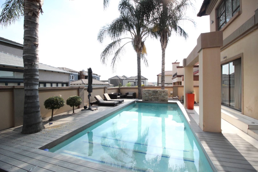 5 Bedroom Property for Sale in Blue Valley Golf Estate Gauteng