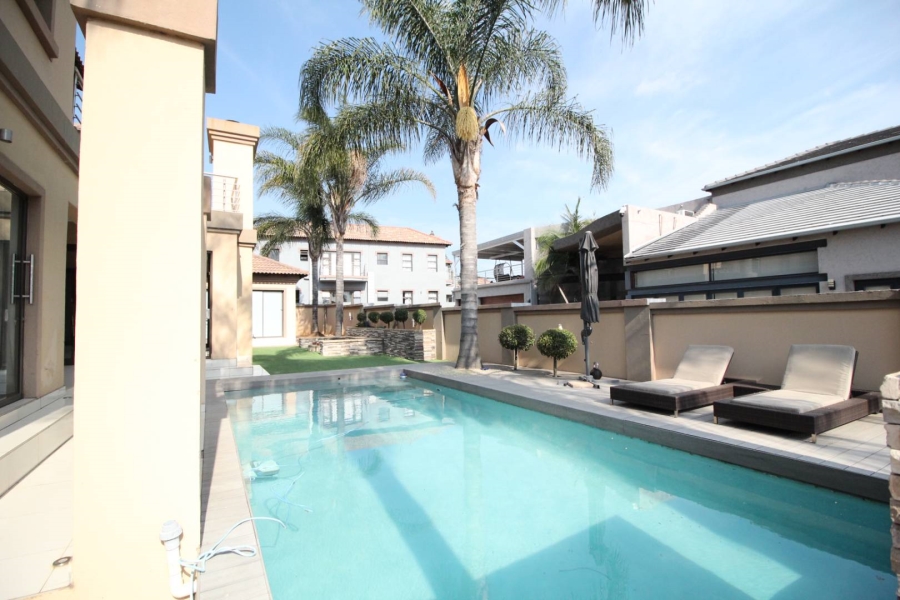 5 Bedroom Property for Sale in Blue Valley Golf Estate Gauteng