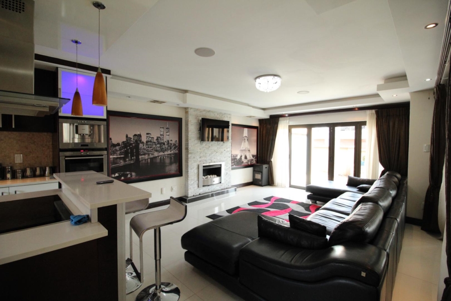 5 Bedroom Property for Sale in Blue Valley Golf Estate Gauteng