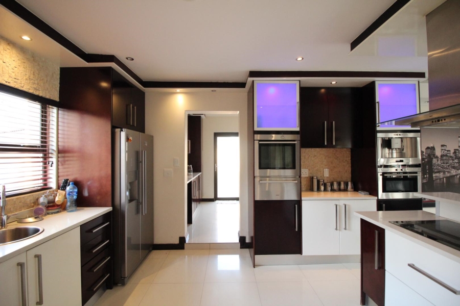 5 Bedroom Property for Sale in Blue Valley Golf Estate Gauteng