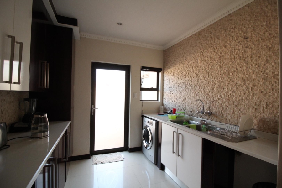 5 Bedroom Property for Sale in Blue Valley Golf Estate Gauteng