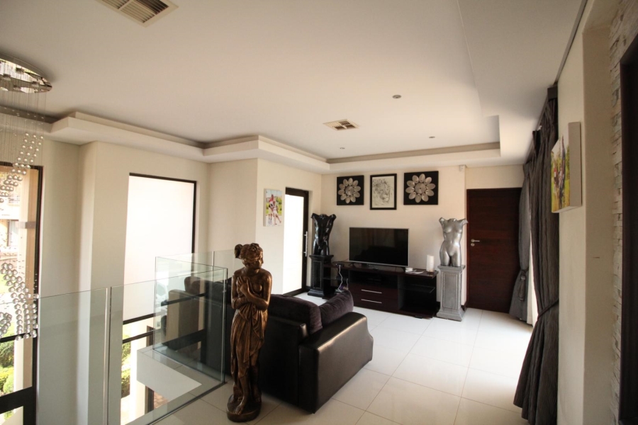 5 Bedroom Property for Sale in Blue Valley Golf Estate Gauteng