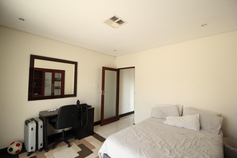 5 Bedroom Property for Sale in Blue Valley Golf Estate Gauteng