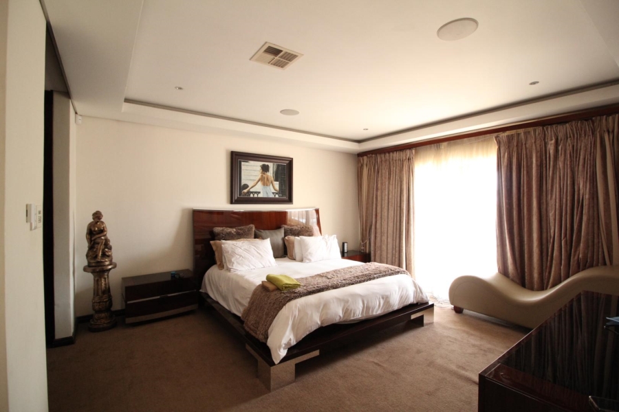 5 Bedroom Property for Sale in Blue Valley Golf Estate Gauteng