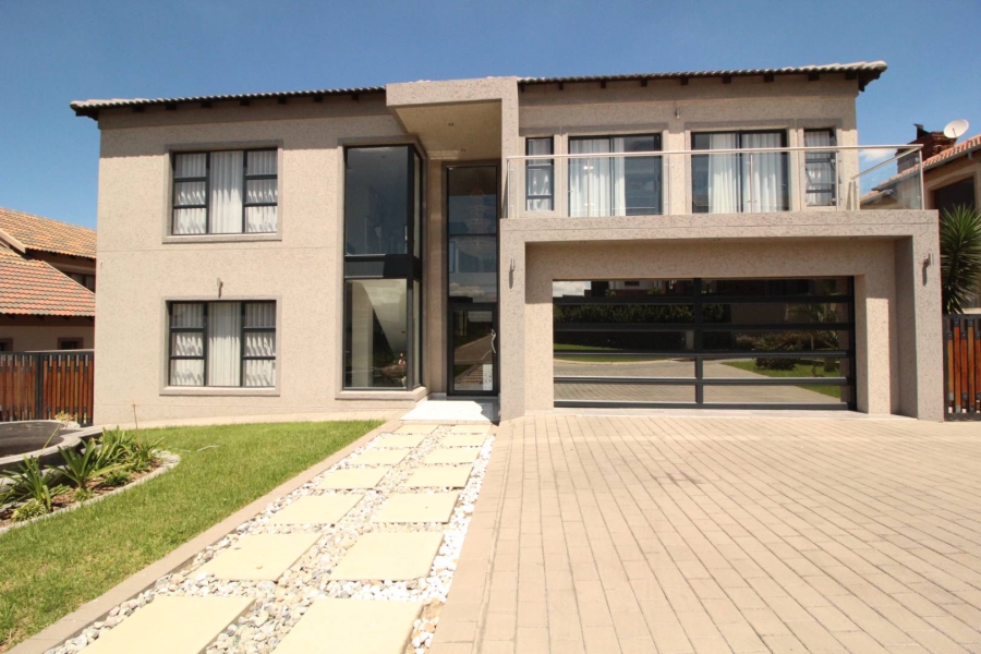 4 Bedroom Property for Sale in Blue Valley Golf Estate Gauteng