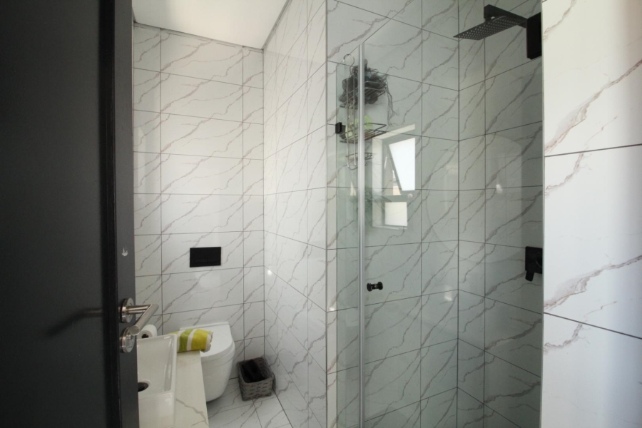 4 Bedroom Property for Sale in Blue Valley Golf Estate Gauteng