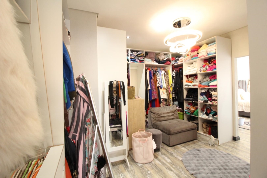 4 Bedroom Property for Sale in Blue Valley Golf Estate Gauteng