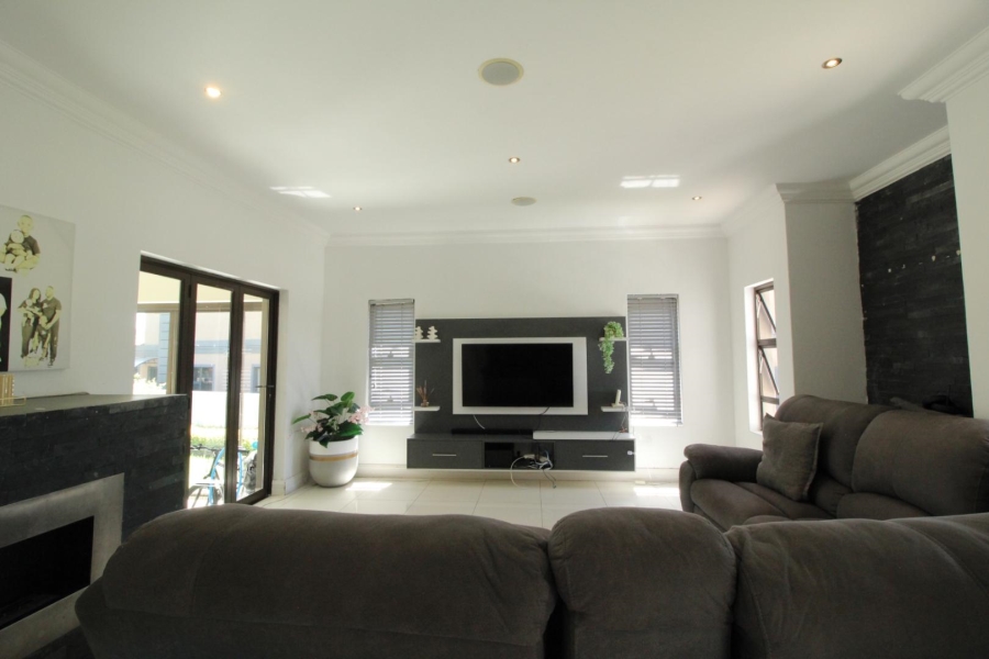 3 Bedroom Property for Sale in Blue Valley Golf Estate Gauteng