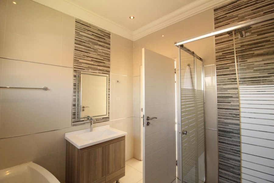 3 Bedroom Property for Sale in Blue Valley Golf Estate Gauteng