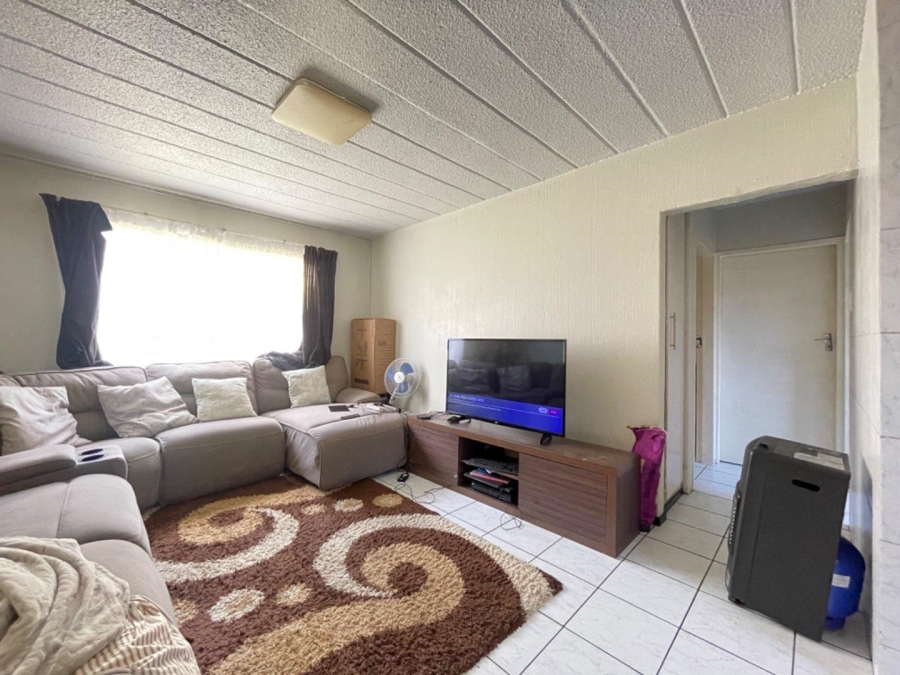 To Let 2 Bedroom Property for Rent in Norkem Park Gauteng