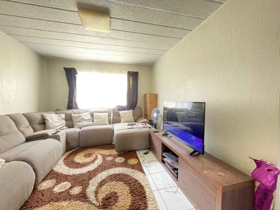 To Let 2 Bedroom Property for Rent in Norkem Park Gauteng