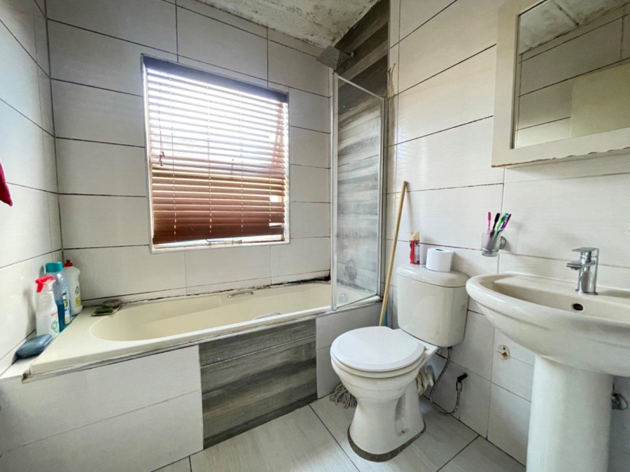 To Let 2 Bedroom Property for Rent in Norkem Park Gauteng