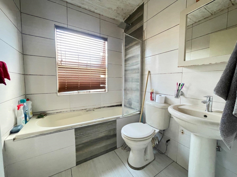 To Let 2 Bedroom Property for Rent in Norkem Park Gauteng