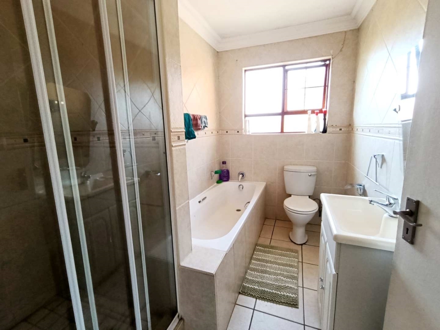 3 Bedroom Property for Sale in Meyersdal Gauteng