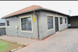 3 Bedroom Property for Sale in Alveda Park Gauteng