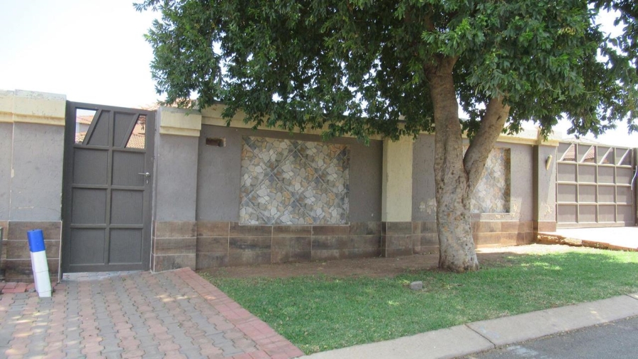 3 Bedroom Property for Sale in Alveda Park Gauteng