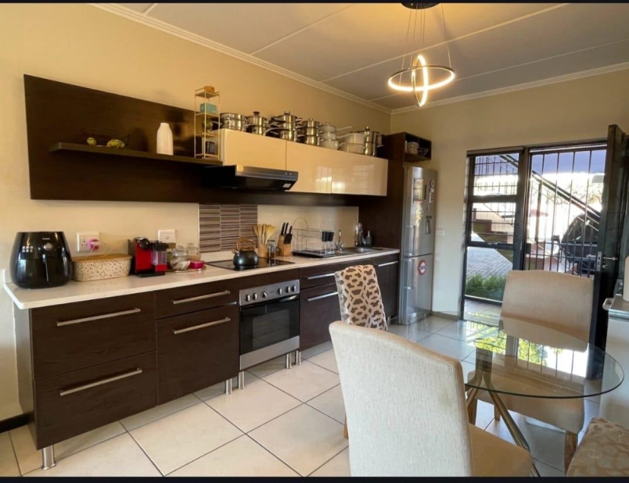 2 Bedroom Property for Sale in Bassonia Gauteng