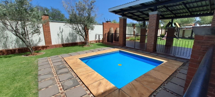 2 Bedroom Property for Sale in Bassonia Gauteng