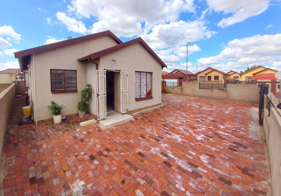 3 Bedroom Property for Sale in Soshanguve YY Gauteng