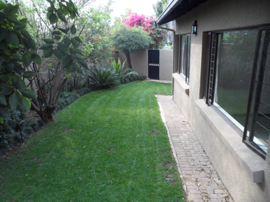 4 Bedroom Property for Sale in Hurlingham Manor Gauteng