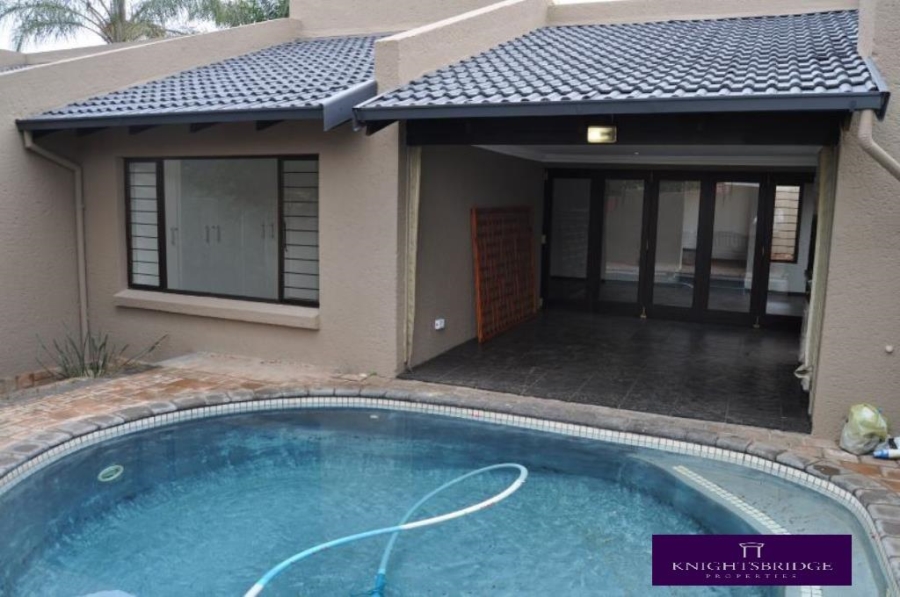 4 Bedroom Property for Sale in Hurlingham Manor Gauteng