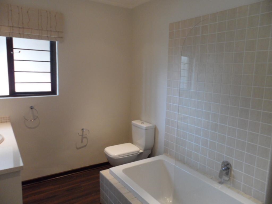 4 Bedroom Property for Sale in Hurlingham Manor Gauteng