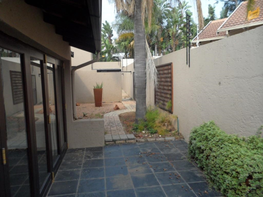4 Bedroom Property for Sale in Hurlingham Manor Gauteng