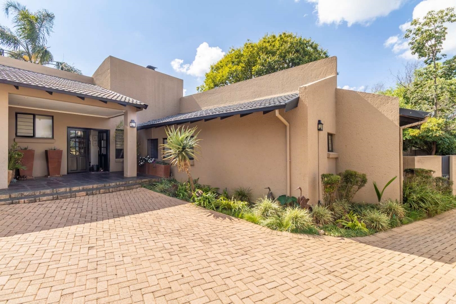 4 Bedroom Property for Sale in Hurlingham Manor Gauteng