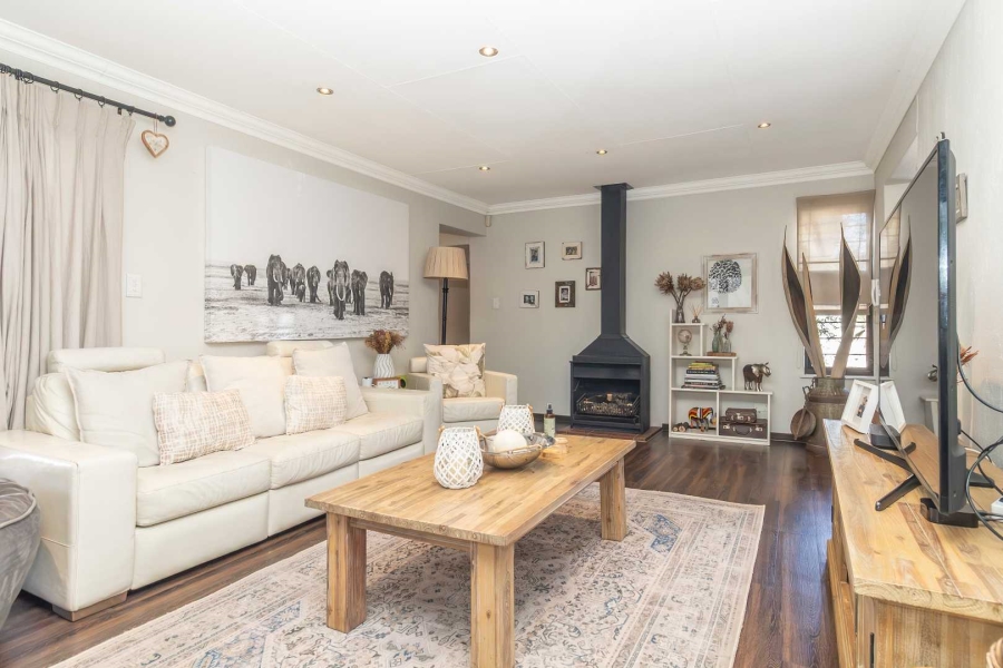 4 Bedroom Property for Sale in Hurlingham Manor Gauteng