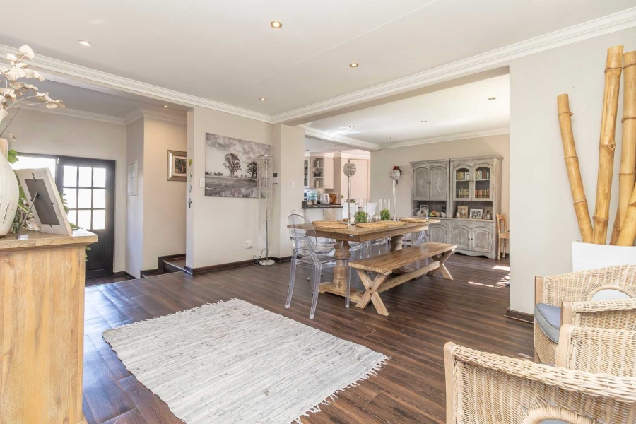 4 Bedroom Property for Sale in Hurlingham Manor Gauteng