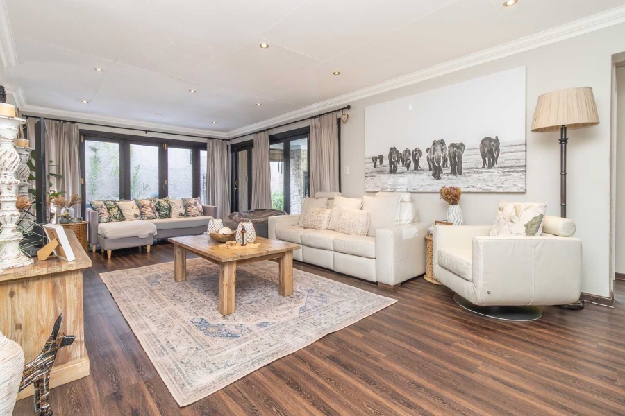 4 Bedroom Property for Sale in Hurlingham Manor Gauteng