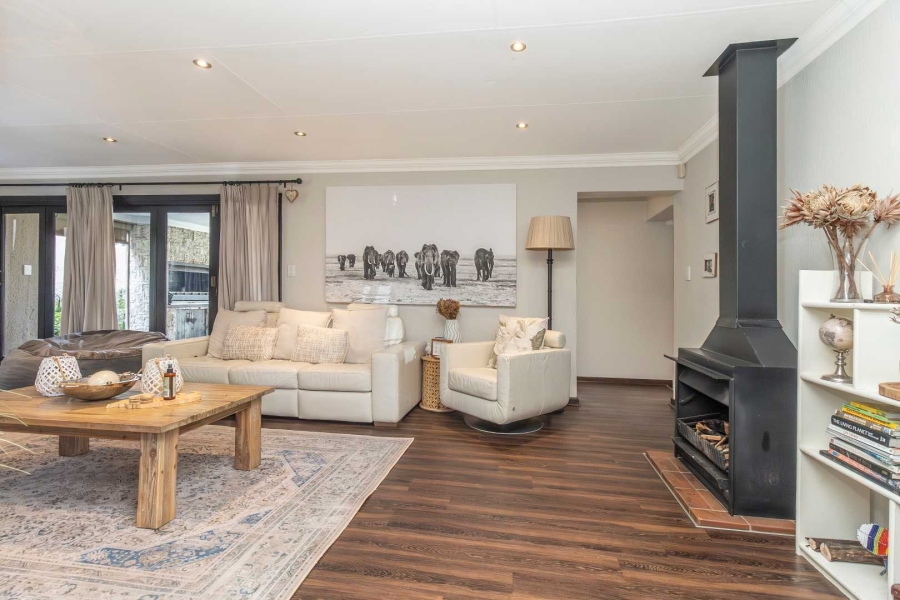 4 Bedroom Property for Sale in Hurlingham Manor Gauteng