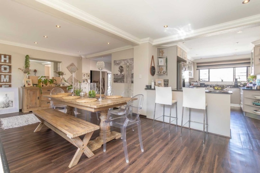 4 Bedroom Property for Sale in Hurlingham Manor Gauteng