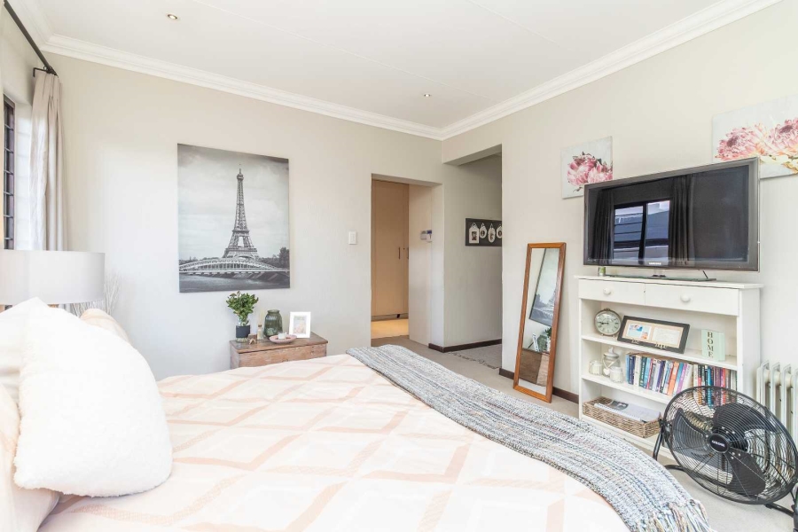 4 Bedroom Property for Sale in Hurlingham Manor Gauteng