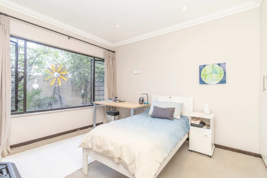 4 Bedroom Property for Sale in Hurlingham Manor Gauteng