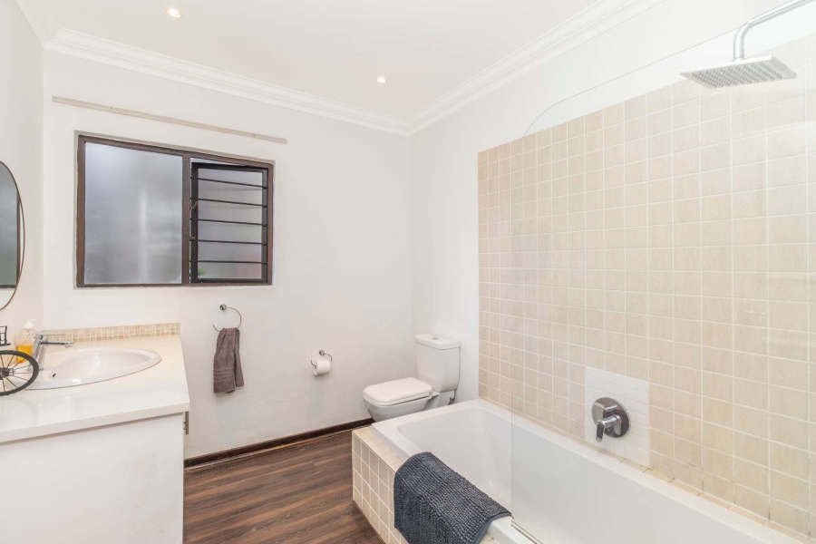 4 Bedroom Property for Sale in Hurlingham Manor Gauteng