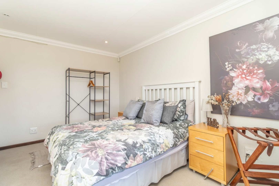 4 Bedroom Property for Sale in Hurlingham Manor Gauteng